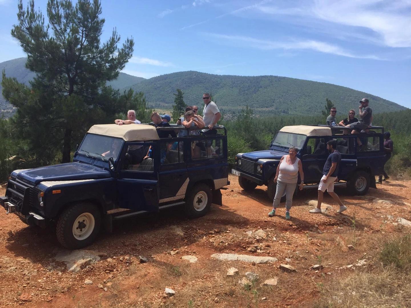 Jeep Safari - 1